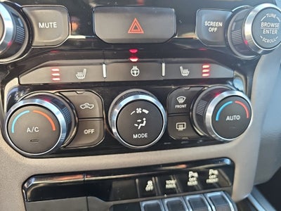 2022 RAM 1500 Big Horn Quad Cab 4x4 6'4' Box