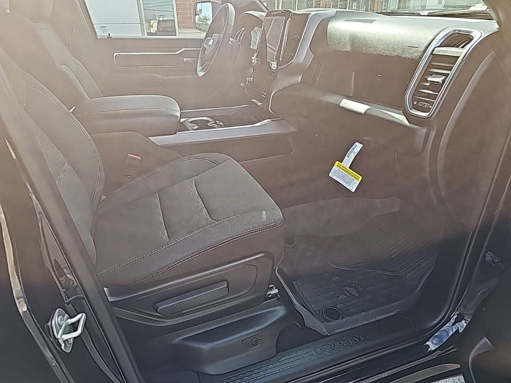 2025 RAM 1500 Big Horn Crew Cab 4x4 6'4' Box