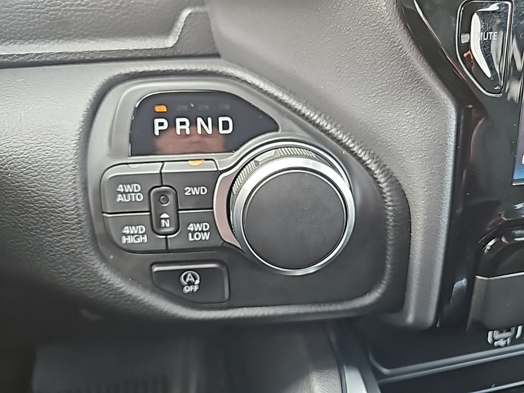 2025 RAM 1500 Big Horn Crew Cab 4x4 6'4' Box