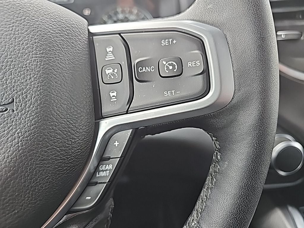 2025 RAM 1500 Big Horn Crew Cab 4x4 6'4' Box