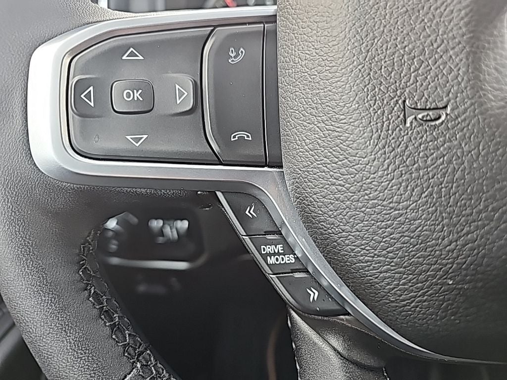 2025 RAM 1500 Big Horn Crew Cab 4x4 6'4' Box