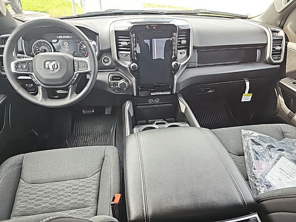 2025 RAM 1500 Big Horn Crew Cab 4x4 6'4' Box