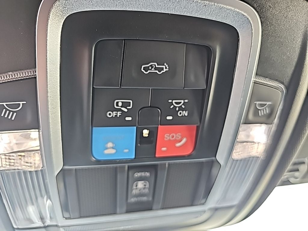 2025 RAM 1500 Big Horn Crew Cab 4x4 6'4' Box