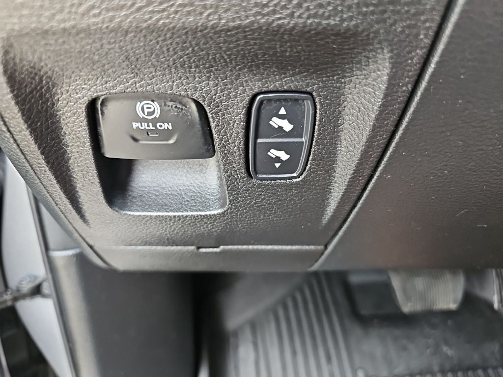 2022 RAM 1500 Big Horn Quad Cab 4x4 6'4' Box