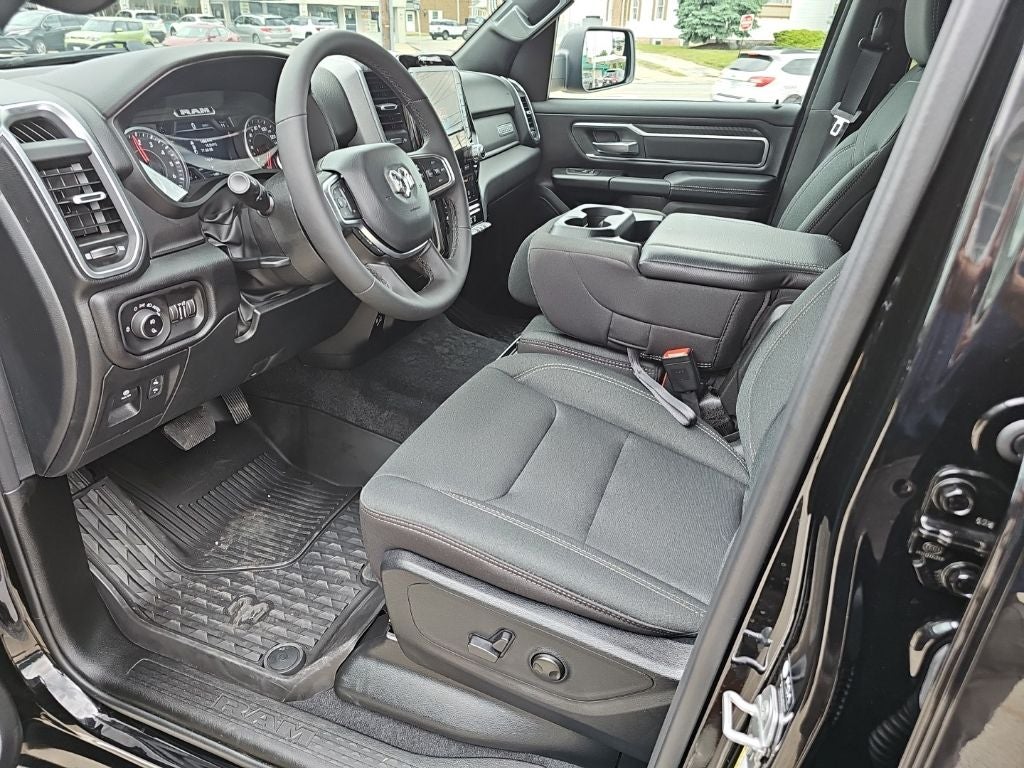 2026 RAM 1500 Big Horn Crew Cab 4x4 5'7' Box