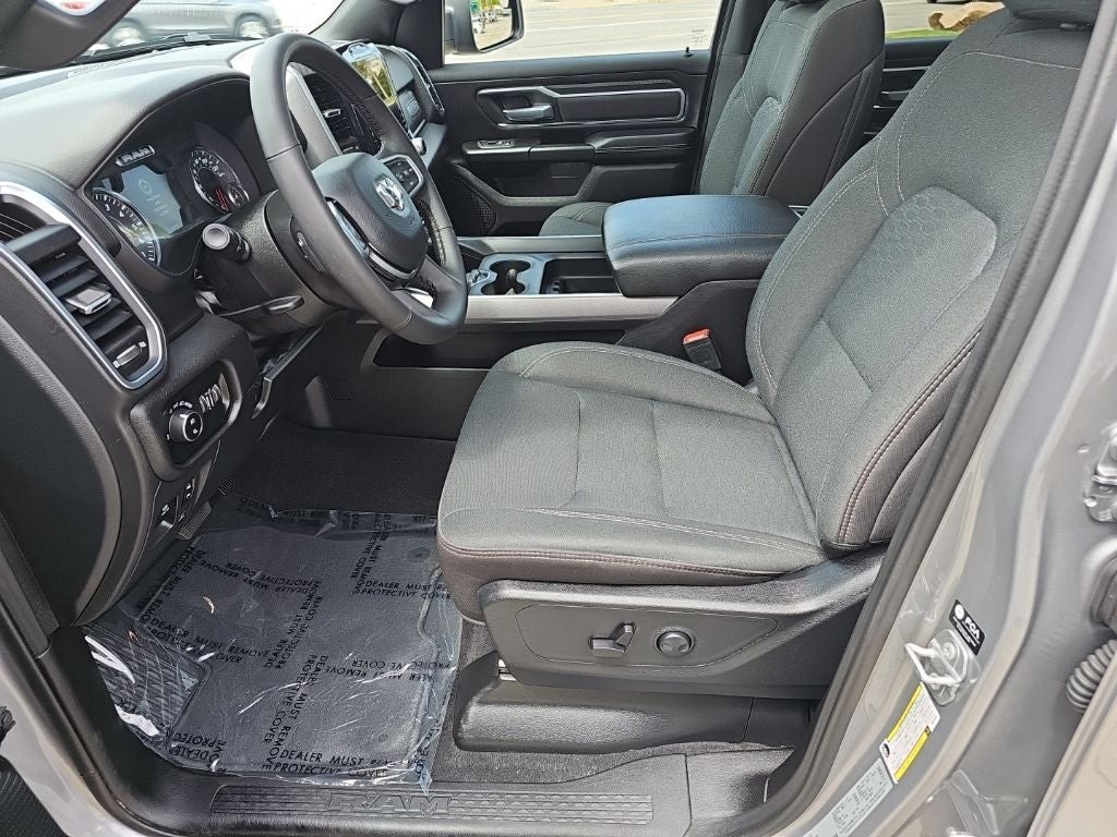 2025 RAM 1500 Big Horn Crew Cab 4x4 5'7' Box