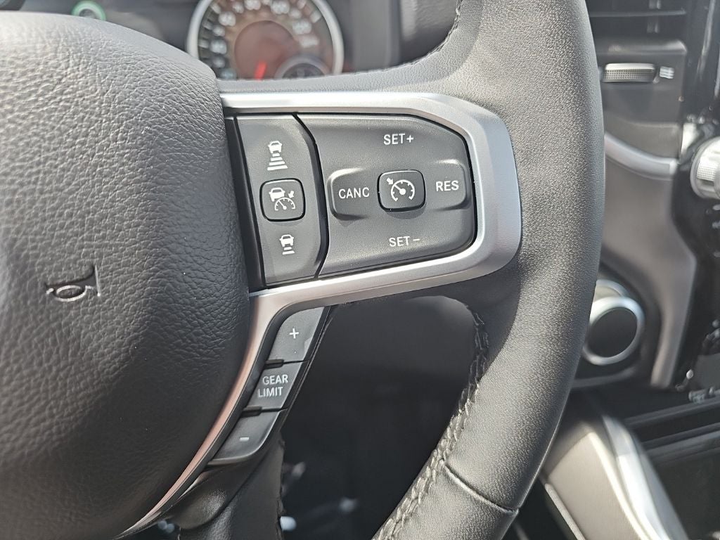 2025 RAM 1500 Big Horn Crew Cab 4x4 5'7' Box
