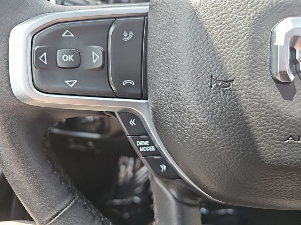 2025 RAM 1500 Big Horn Crew Cab 4x4 5'7' Box