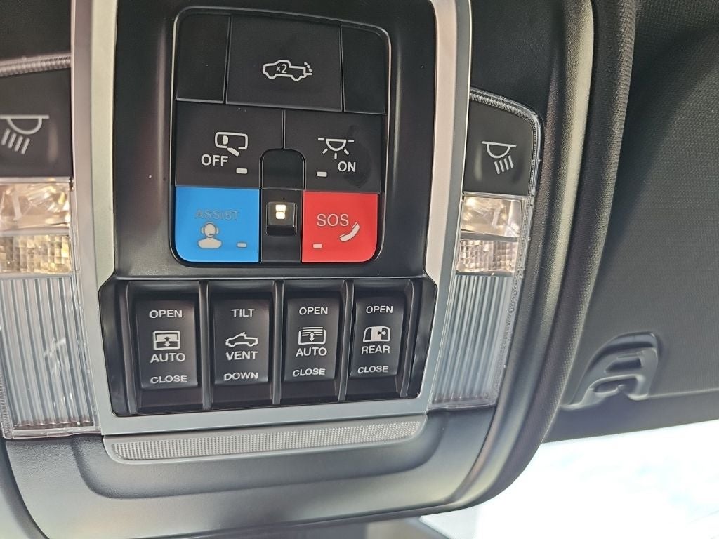 2025 RAM 1500 Big Horn Crew Cab 4x4 5'7' Box