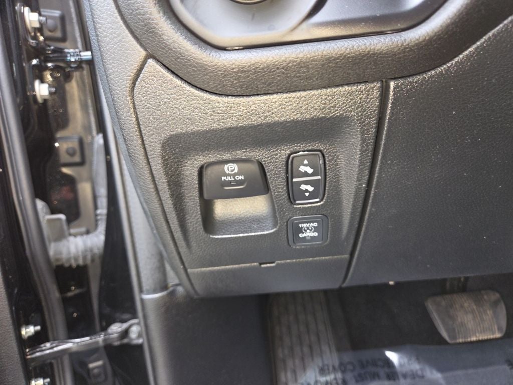 2025 RAM 1500 Laramie Crew Cab 4x4 5'7' Box