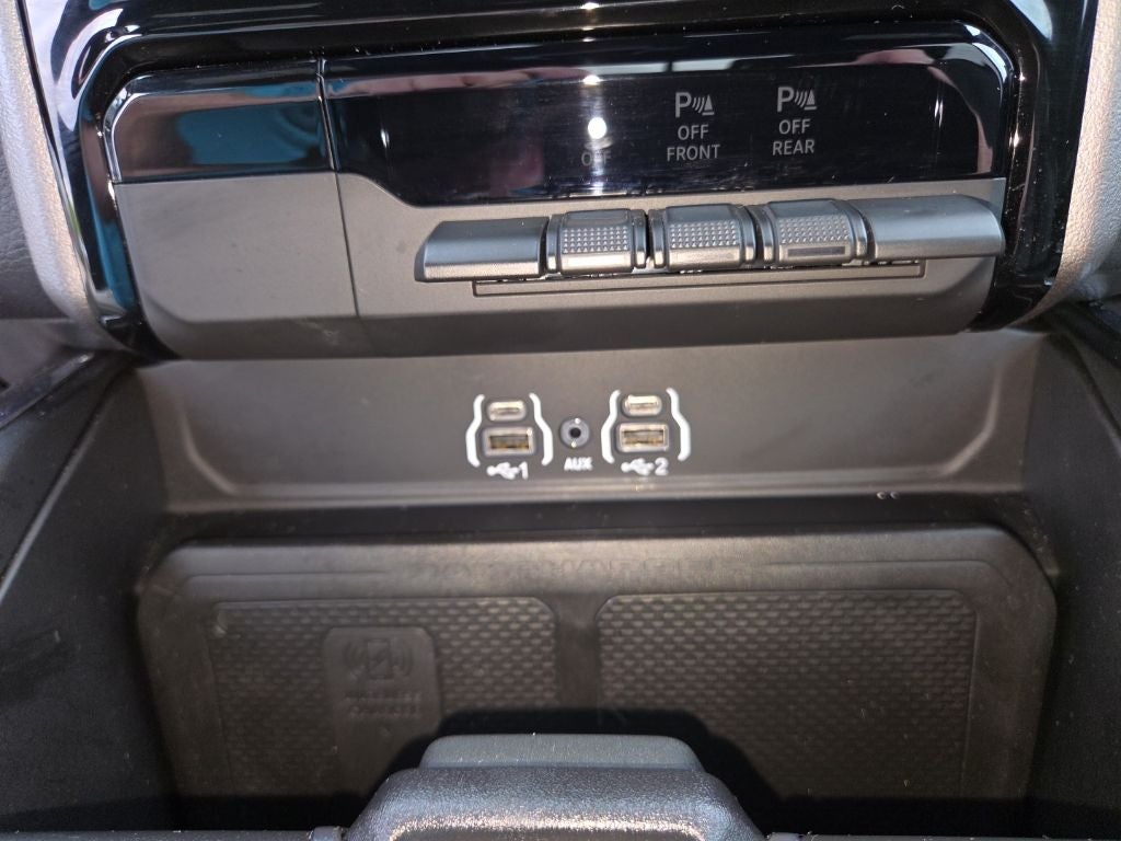2025 RAM 1500 Laramie Crew Cab 4x4 5'7' Box