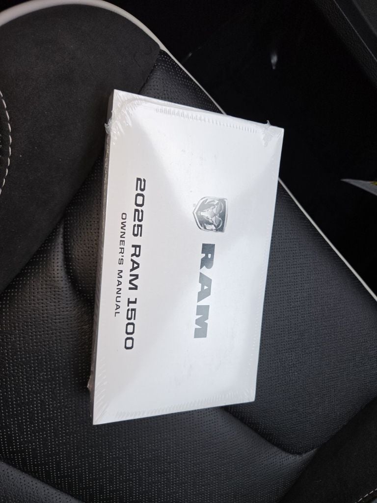 2025 RAM 1500 Laramie Crew Cab 4x4 5'7' Box
