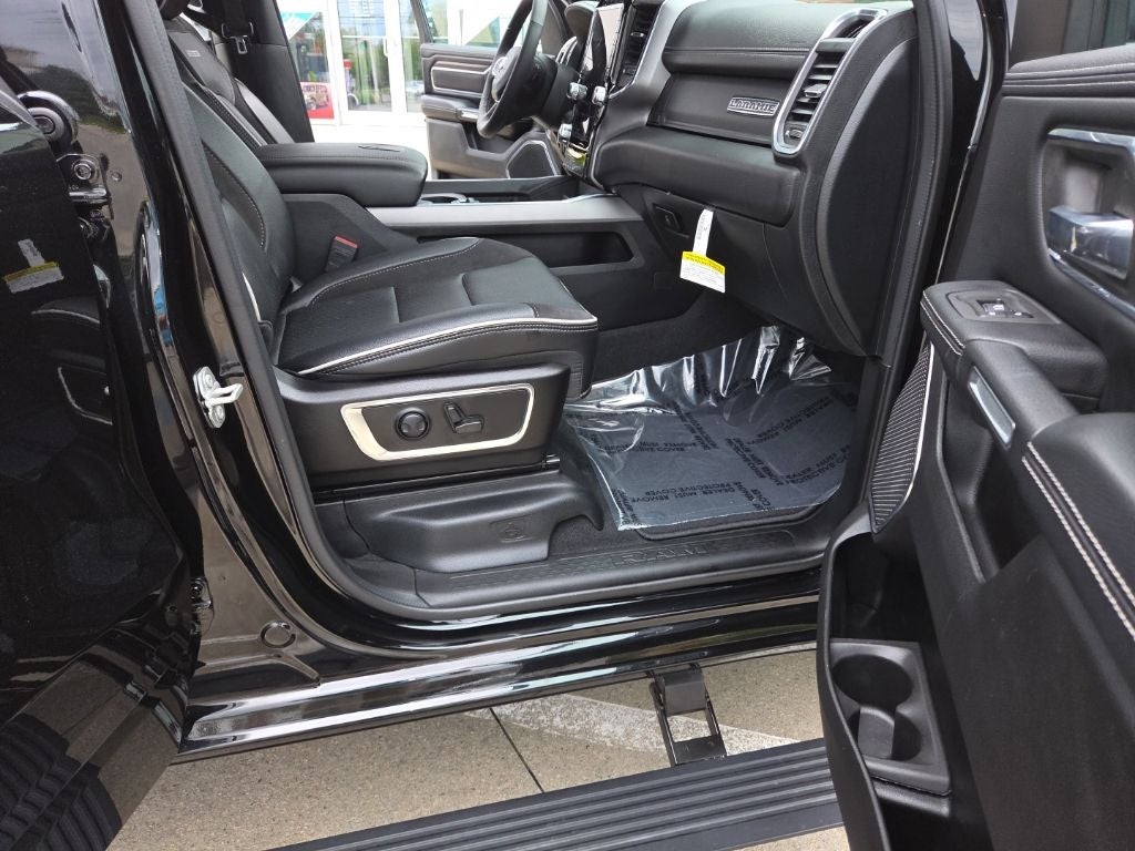 2025 RAM 1500 Laramie Crew Cab 4x4 5'7' Box