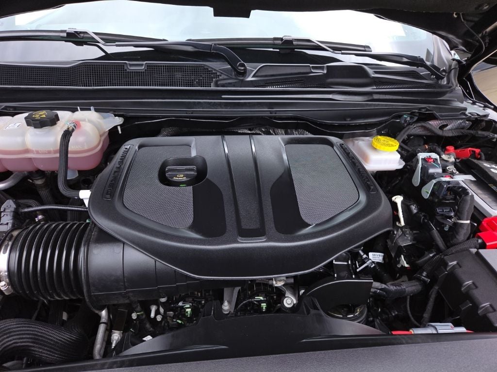 2025 RAM 1500 Laramie Crew Cab 4x4 5'7' Box
