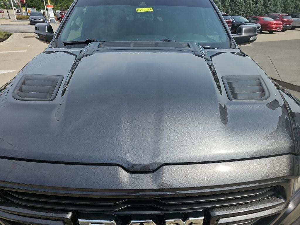 2022 RAM 1500 Laramie Crew Cab 4x4 5'7' Box