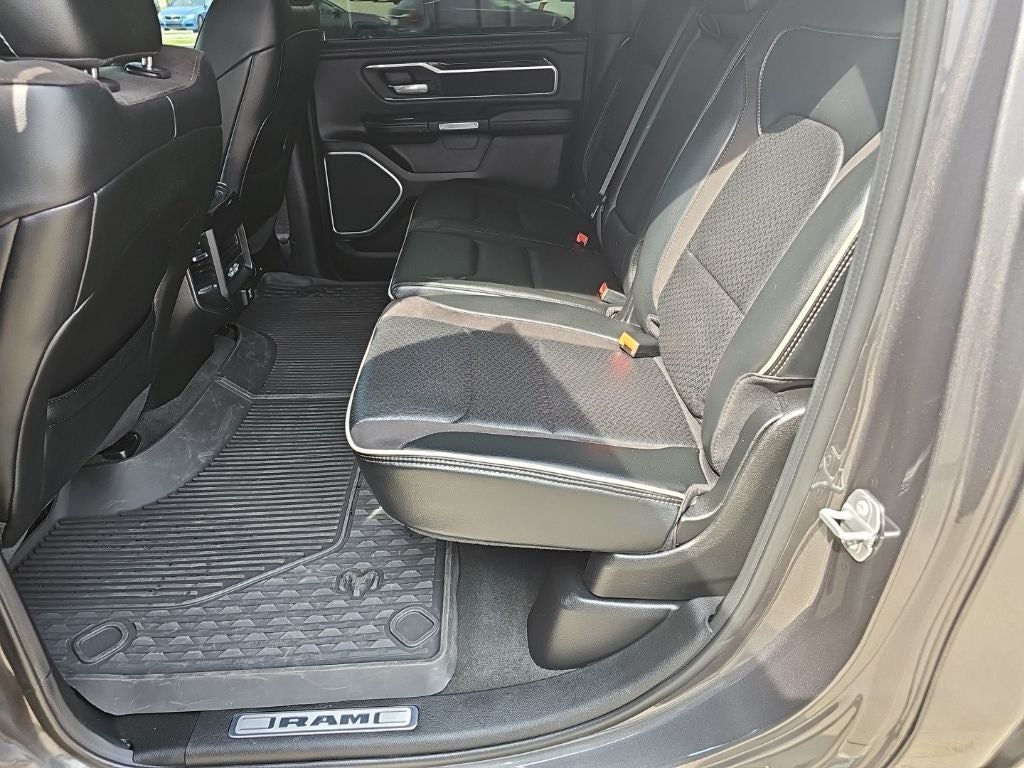 2022 RAM 1500 Laramie Crew Cab 4x4 5'7' Box