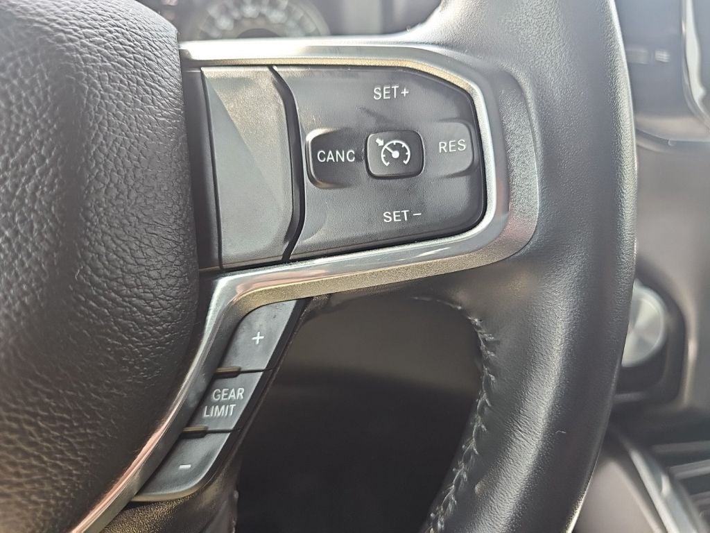 2022 RAM 1500 Laramie Crew Cab 4x4 5'7' Box