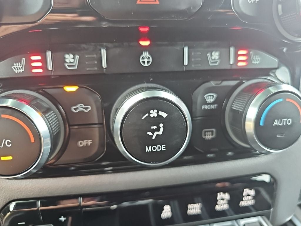 2022 RAM 1500 Laramie Crew Cab 4x4 5'7' Box