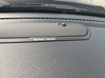 2022 RAM 1500 Laramie Crew Cab 4x4 5'7' Box