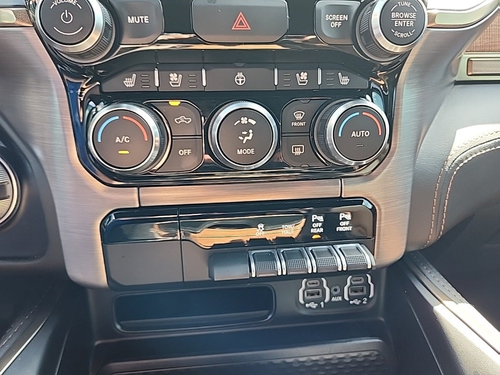 2022 RAM 1500 Limited Longhorn Crew Cab 4x4 5'7' Box