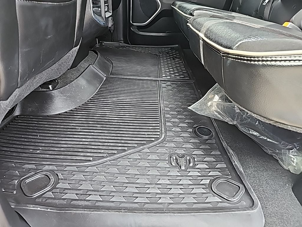 2022 RAM 1500 Laramie Crew Cab 4x4 6'4' Box