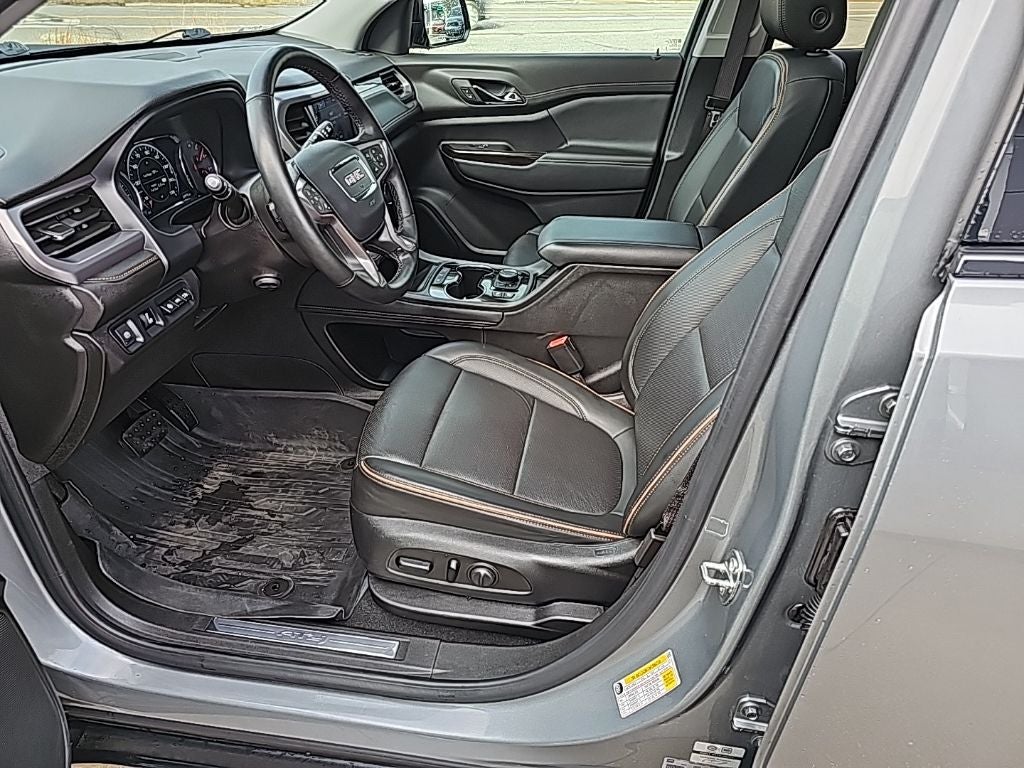 2023 GMC Acadia AWD AT4