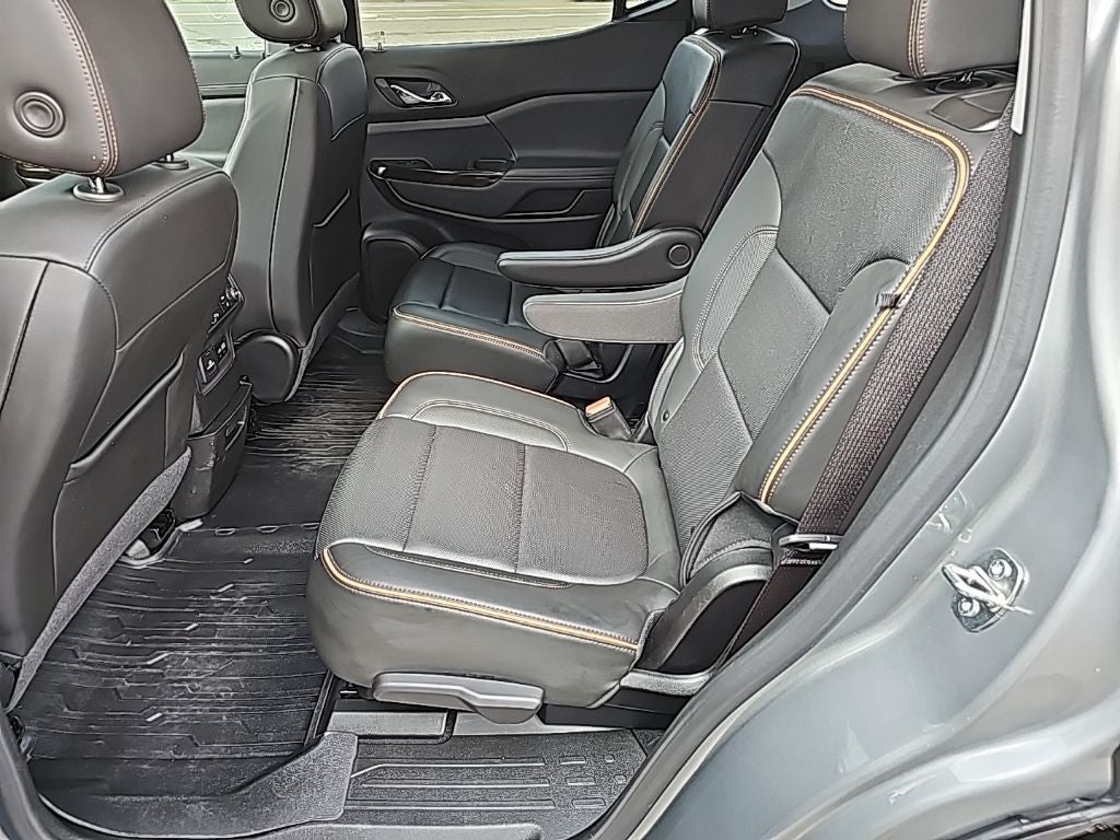 2023 GMC Acadia AWD AT4