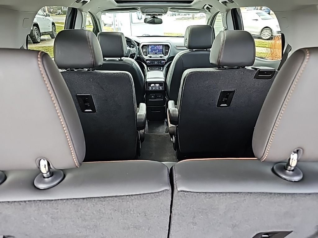 2023 GMC Acadia AWD AT4
