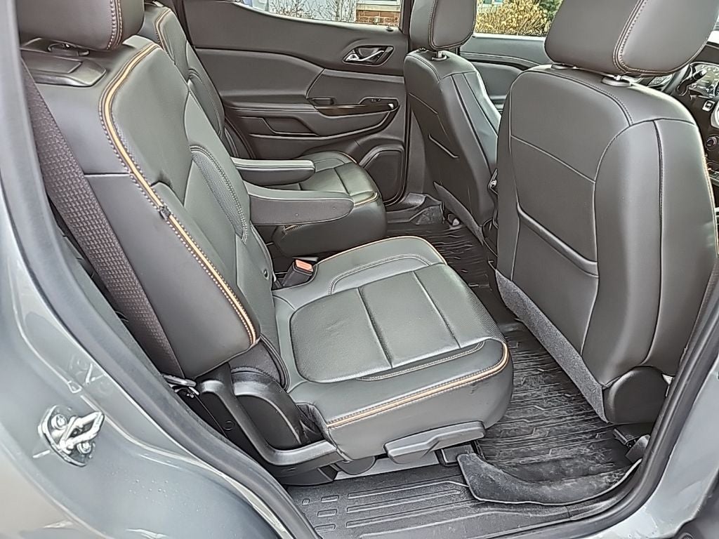 2023 GMC Acadia AWD AT4