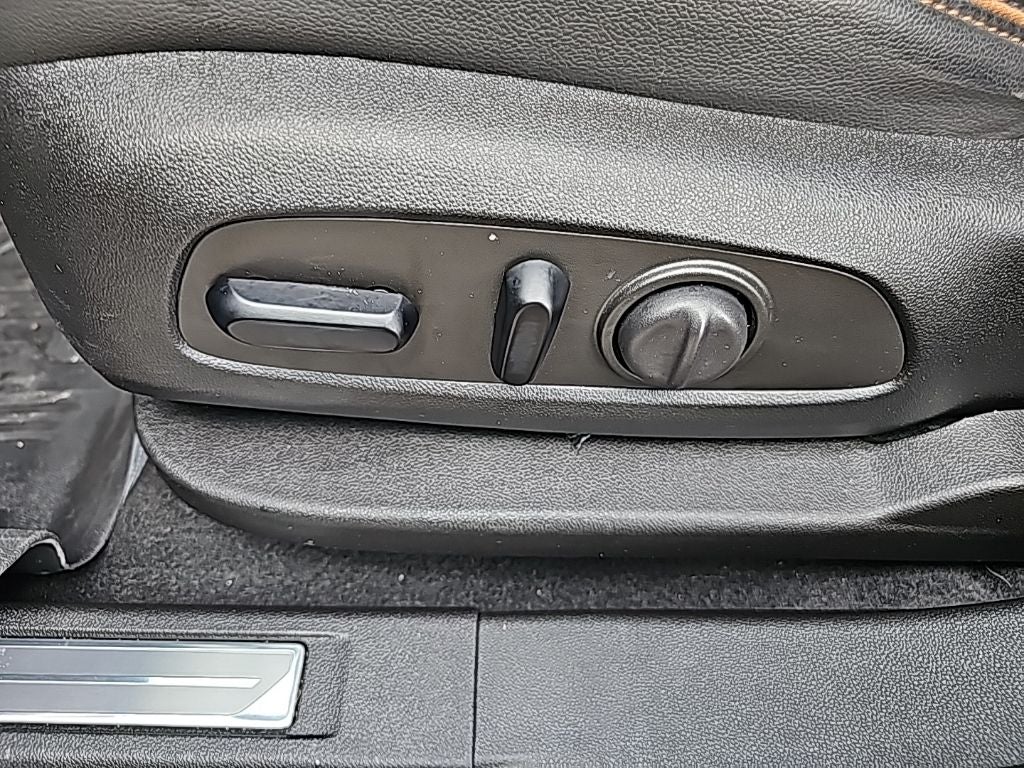 2023 GMC Acadia AWD AT4