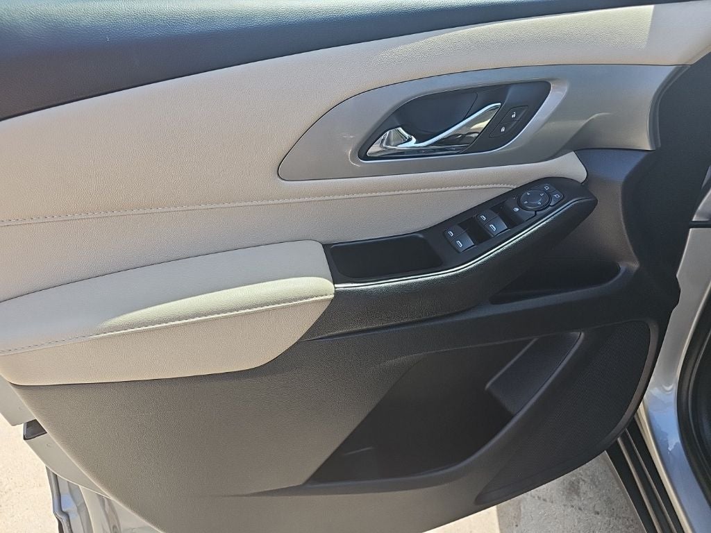 2023 Chevrolet Traverse FWD LS