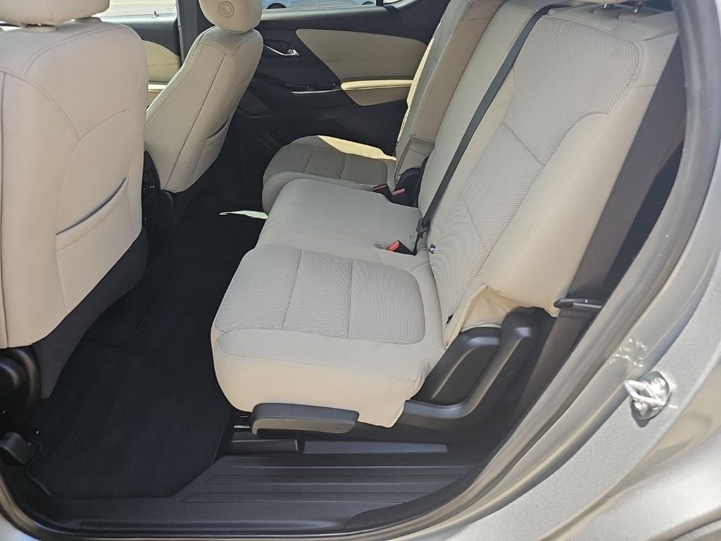 2023 Chevrolet Traverse FWD LS