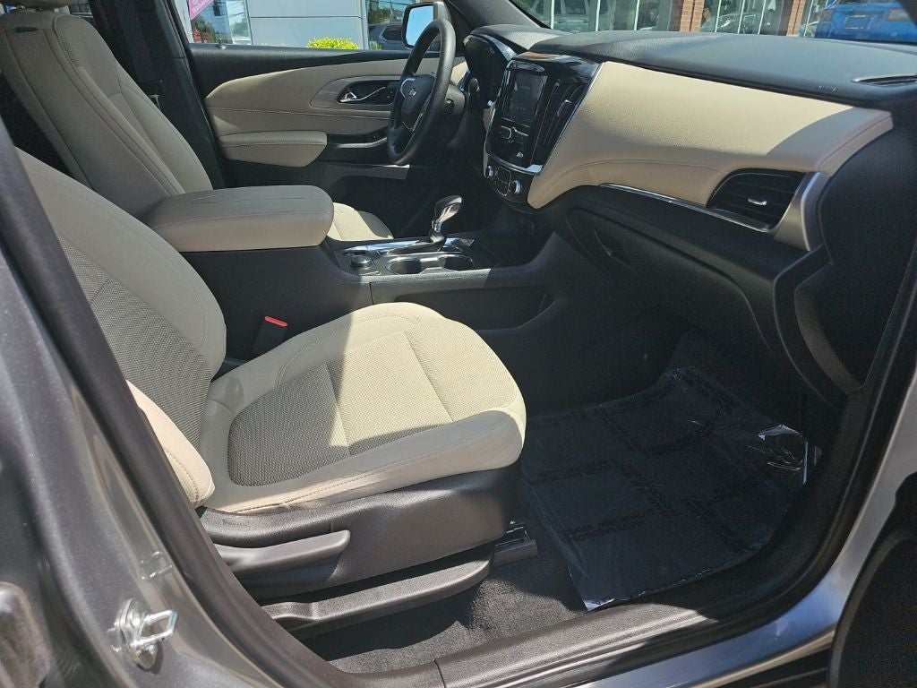 2023 Chevrolet Traverse FWD LS