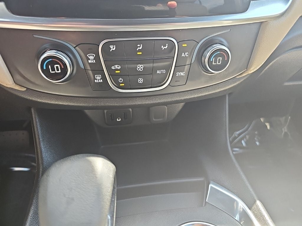 2023 Chevrolet Traverse FWD LS