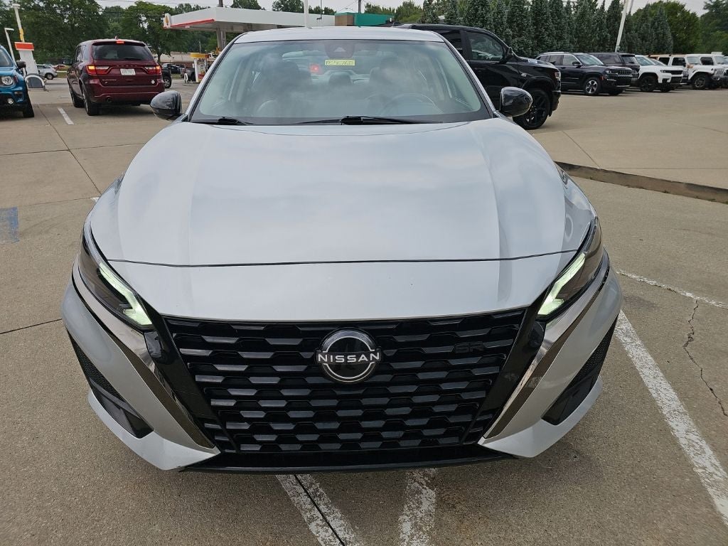 2023 Nissan Altima SR Intelligent AWD