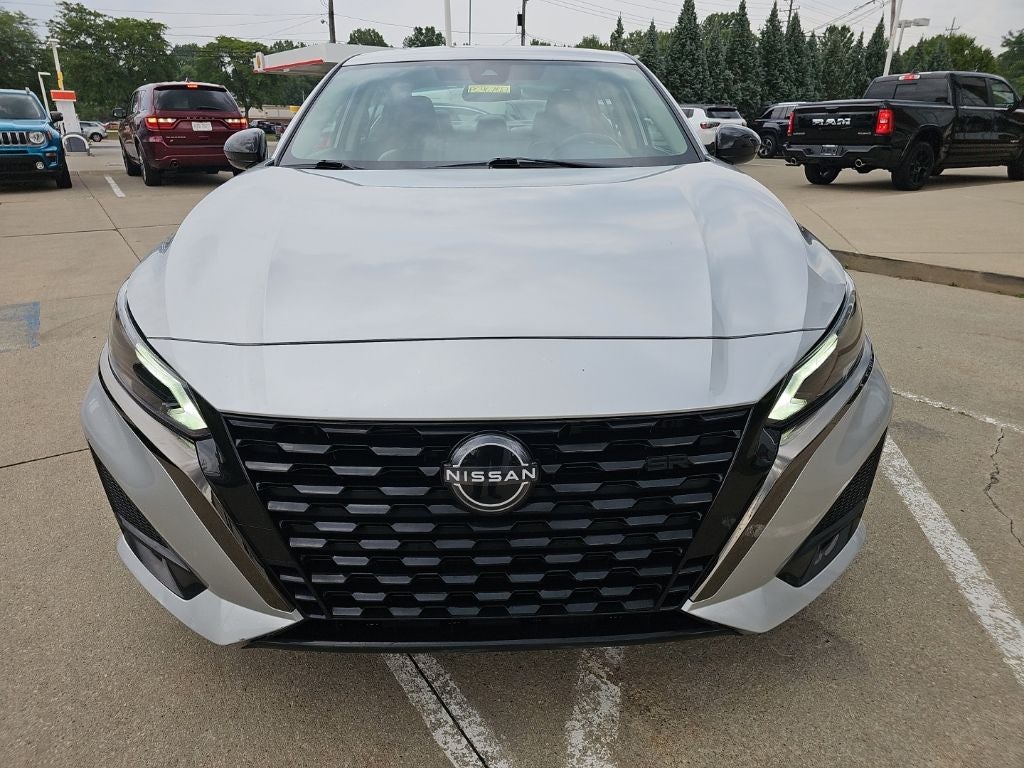 2023 Nissan Altima SR Intelligent AWD