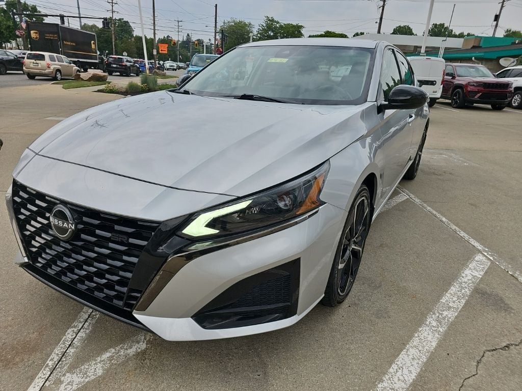 2023 Nissan Altima SR Intelligent AWD