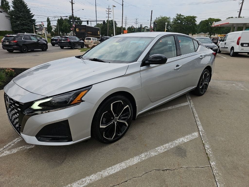 2023 Nissan Altima SR Intelligent AWD