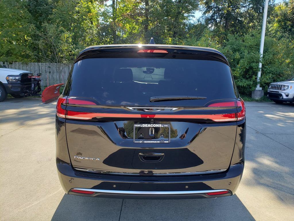 2027 Chrysler Pacifica PACIFICA SELECT