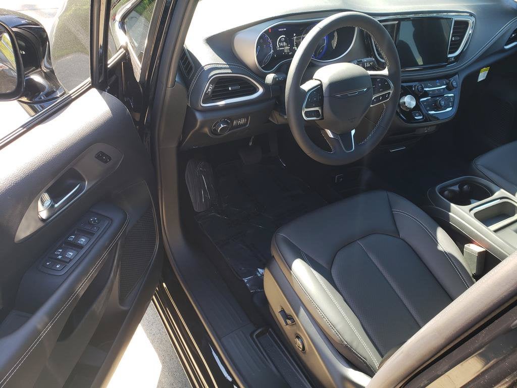 2027 Chrysler Pacifica PACIFICA SELECT