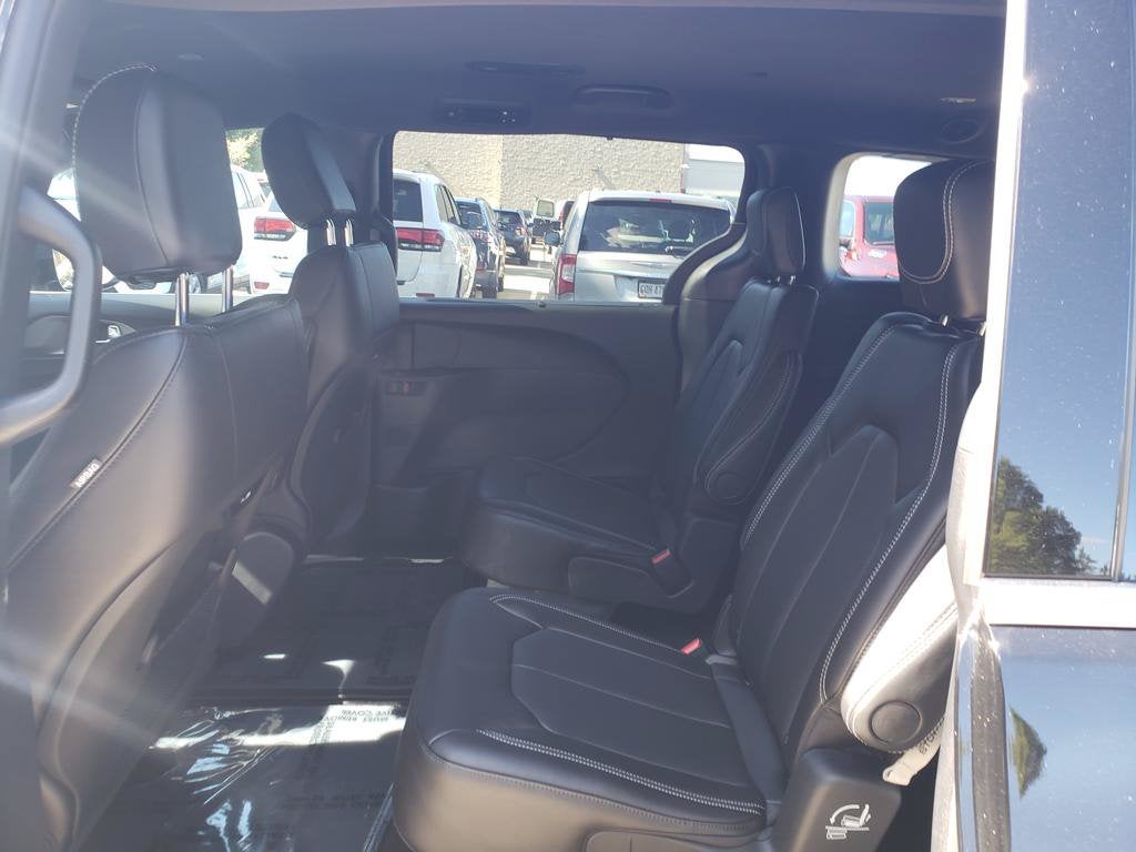 2027 Chrysler Pacifica PACIFICA SELECT