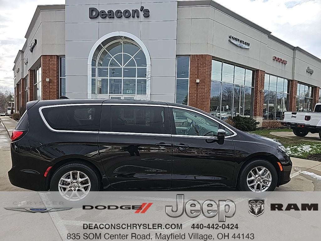2024 Chrysler Pacifica Touring L