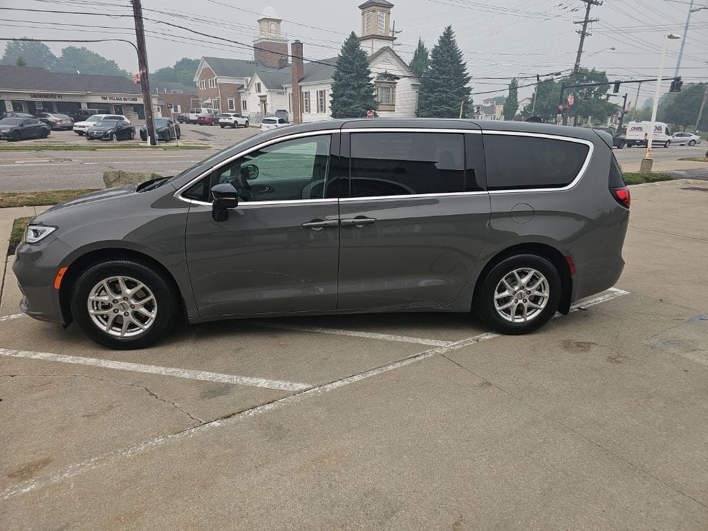 2024 Chrysler Pacifica Touring L