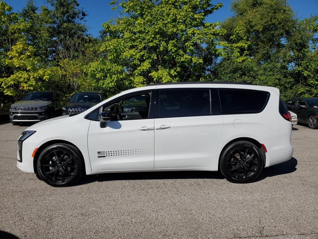 2027 Chrysler Pacifica PACIFICA SELECT