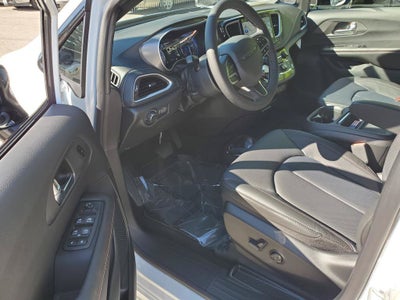 2027 Chrysler Pacifica PACIFICA SELECT