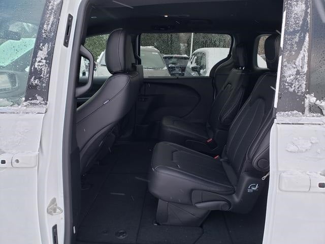 2026 Chrysler Voyager VOYAGER LX