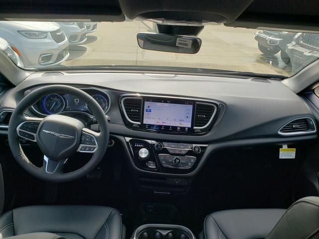 2026 Chrysler Voyager VOYAGER LX