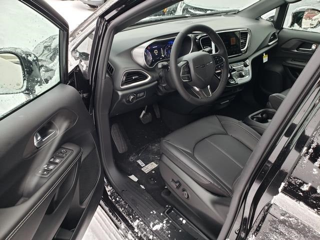 2026 Chrysler Voyager VOYAGER LX