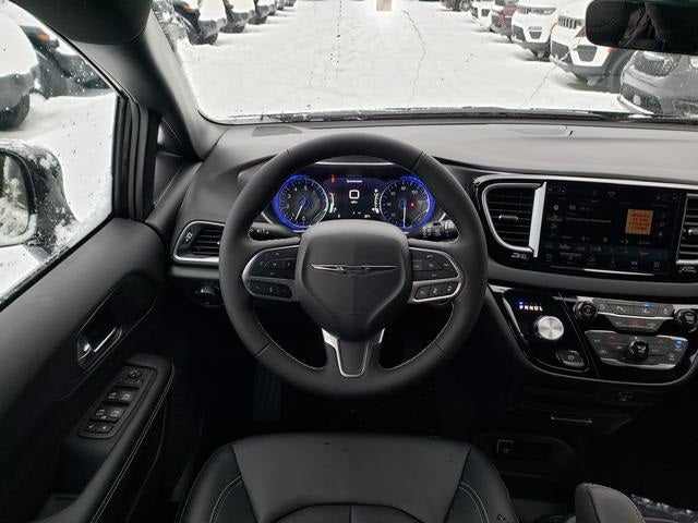 2026 Chrysler Voyager VOYAGER LX