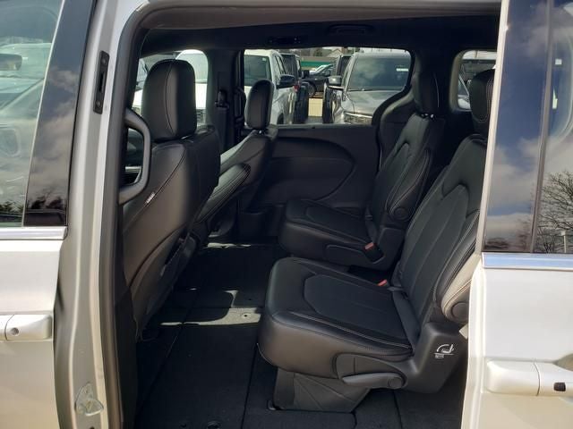 2026 Chrysler Voyager VOYAGER LX